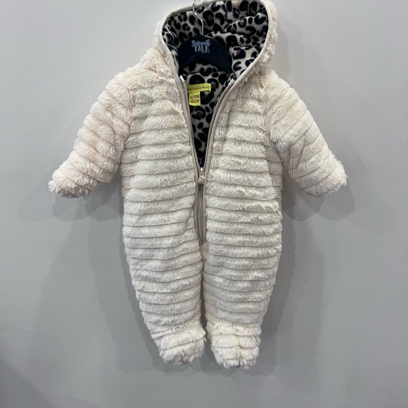 Catherine Malandrino Other - Catherine Malandrino Cream Kids fleece lined snow suit